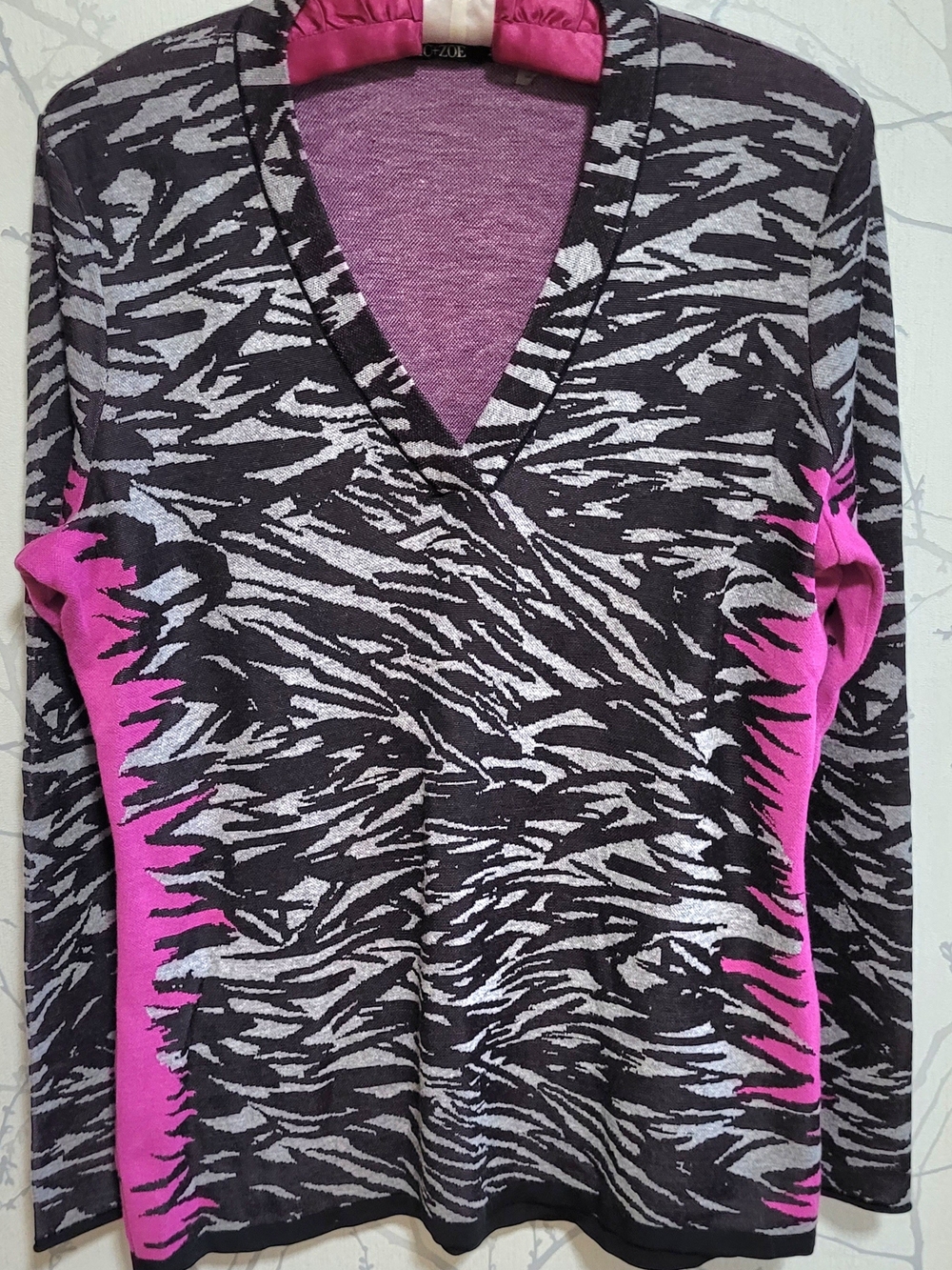 NIC+ZOE Black and GRAY Knit Top with Magenta Trim